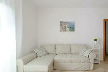 Turistihuoneistot Piso Julia Playa