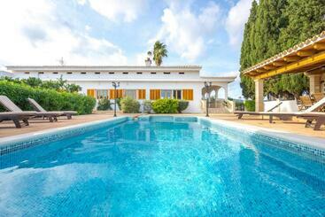 ツーリストアパートメント Villa Son Valentí