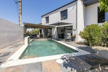 شقق خاصة سياحية Nice Home In Les Angles With Kitchenette