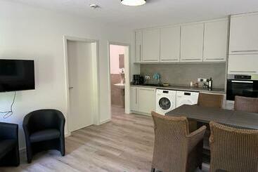 游客公寓 Apartment Iii   Garten, Küche, Gym