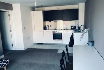 ツーリストアパートメント Adb Apartment