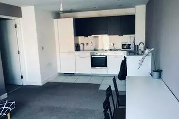 ツーリストアパートメント Adb Apartment