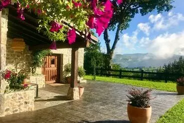 Apartaments turístics La Fontana Descubre Cabarceno Y Cantabria