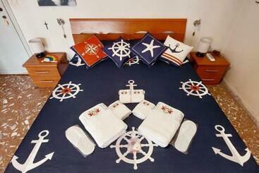 Apartamenty turystyczne Whole Flat Close Beach Breakfast Kitchen Air Conditioning Laundry Shuttle Airport Wi Fi Car Parking