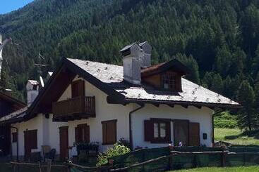 Turist apartmanları Mansarda   La Thuile Frazione Buic