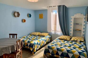 آپارتمان‌های توریست‌ها Sublime Studio Au Cœur Historique De Fréjus