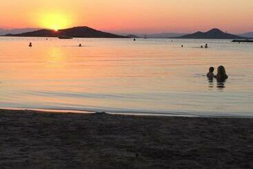 ツーリストアパートメント Zen Residence