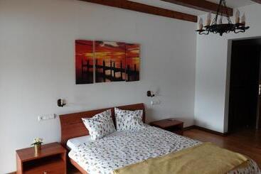 ツーリストアパートメント Belis Best View Of The Lake