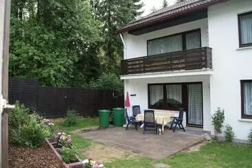 ツーリストアパートメント Ferienwohnung Eichhörnchen