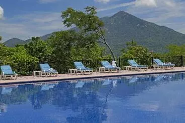 El Corazón Resort