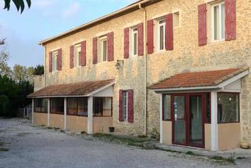 בית מלון כפרי Auberge De Bonpas Logis De France