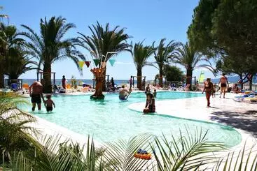 Hotel Village De Vacances Marina D Oru