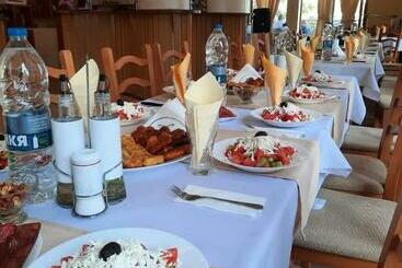 Panzió хотел ресторант русаков