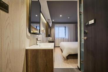 Hi Inn Shanghai Wujiaochang Huangxing Road