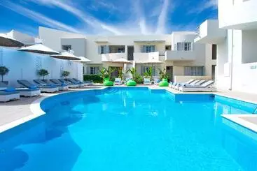 Apartahotel Elounda Garden Suites Heated Pool
