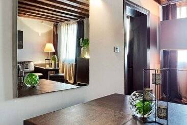 هتل Charming House Iqs