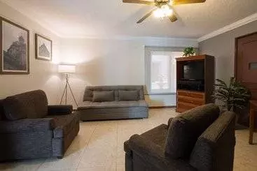 Del Marques Hotel And Suites