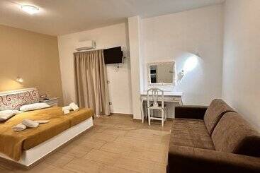 Hotel Omiros