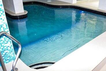 ホテル Zenith Ocean Front Apartments