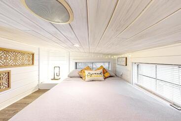 فندق Chimney Rock Tiny Home