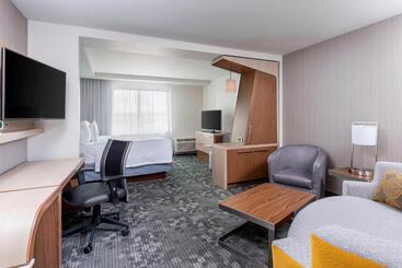 Hotel Courtyard By Marriott Bismarck North