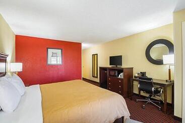 בית מלון כפרי Quality Inn & Suites