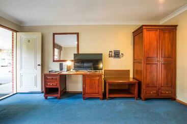 Nightcap At Federal Hotel Toowoomba