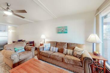 Hotel Lakeside Mountain Retreat