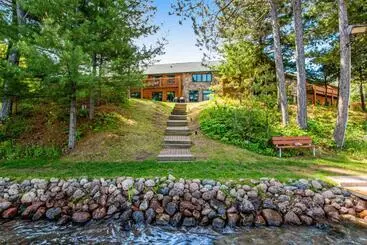 ホテル Lake Minocqua Lakeview