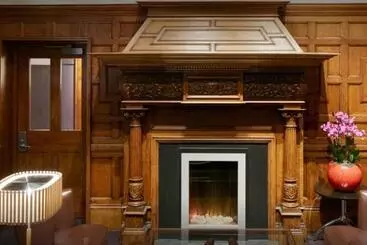 Club Quarters Hotel Trafalgar Square, London