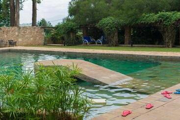 Hotel Mountains Of The Moon