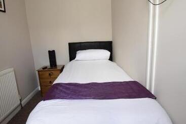 بنسيون The Grosvenor Guest House