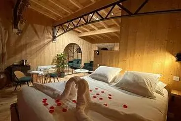 Bed and Breakfast L Antoinette Chalet Sur Pilotis En Bord De Saône Avec Spa Privatif