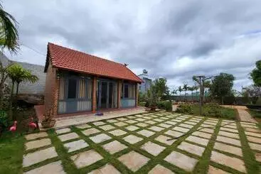هتل T Farmstay Villa And Resort Buon Ma Thuot City