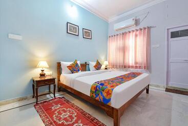 Fabhotel The Castle Homestay I