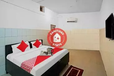 Flagship Hotel Happy Stay