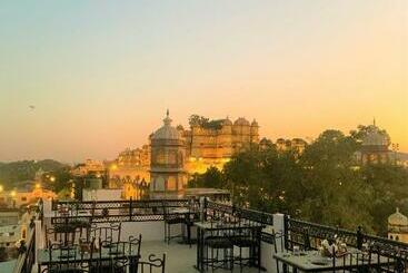 Hotel Pine Haveli An Exquisite Heritage Stay