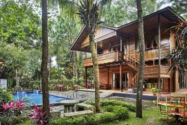 Hotel Jambuluwuk Convention Hall & Resort Puncak