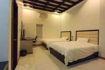 هتل New Paris and Restaurant