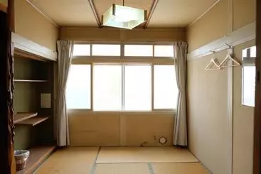 Majatalo ゲストハウス&カフェバー エストアール