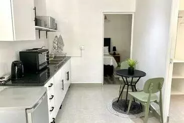 ペンション Angazi Guesthouse Unit 3   Modern 2 Bedroom Apartment With Pool