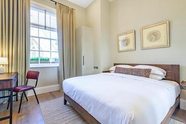 Aparthotel Oak & Poppy