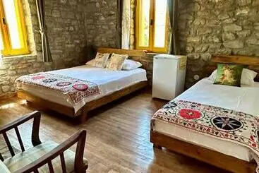 Majatalo Ilios Guest House