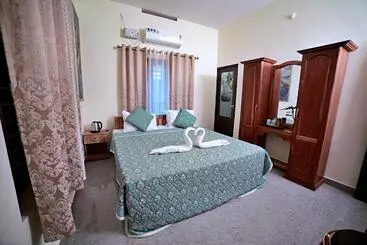 Hotel Gypsy Walker