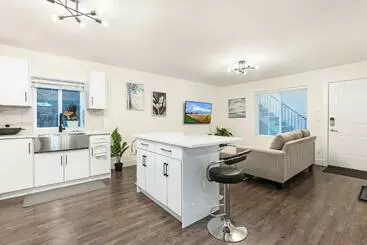 Pension Merv S Luxurious Suites