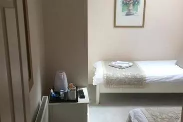 هتل Newport Guest House