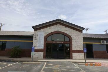 膳宿费 Permian Guest House