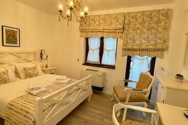 Pensiunea Charlotte Boutique