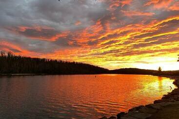 Пансион Conjola Inn Let Self Contained Unit Lake Conjola