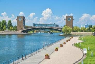 Hotel Doubletree By Hilton Toyama